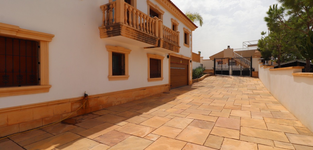 Herverkoop - Detached Villa -
Algorfa - Lomas de La Juliana