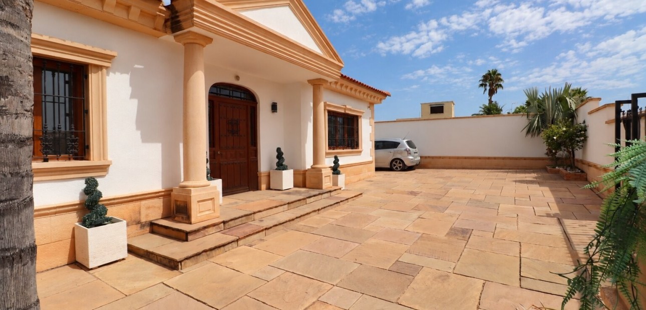 Herverkoop - Detached Villa -
Algorfa - Lomas de La Juliana