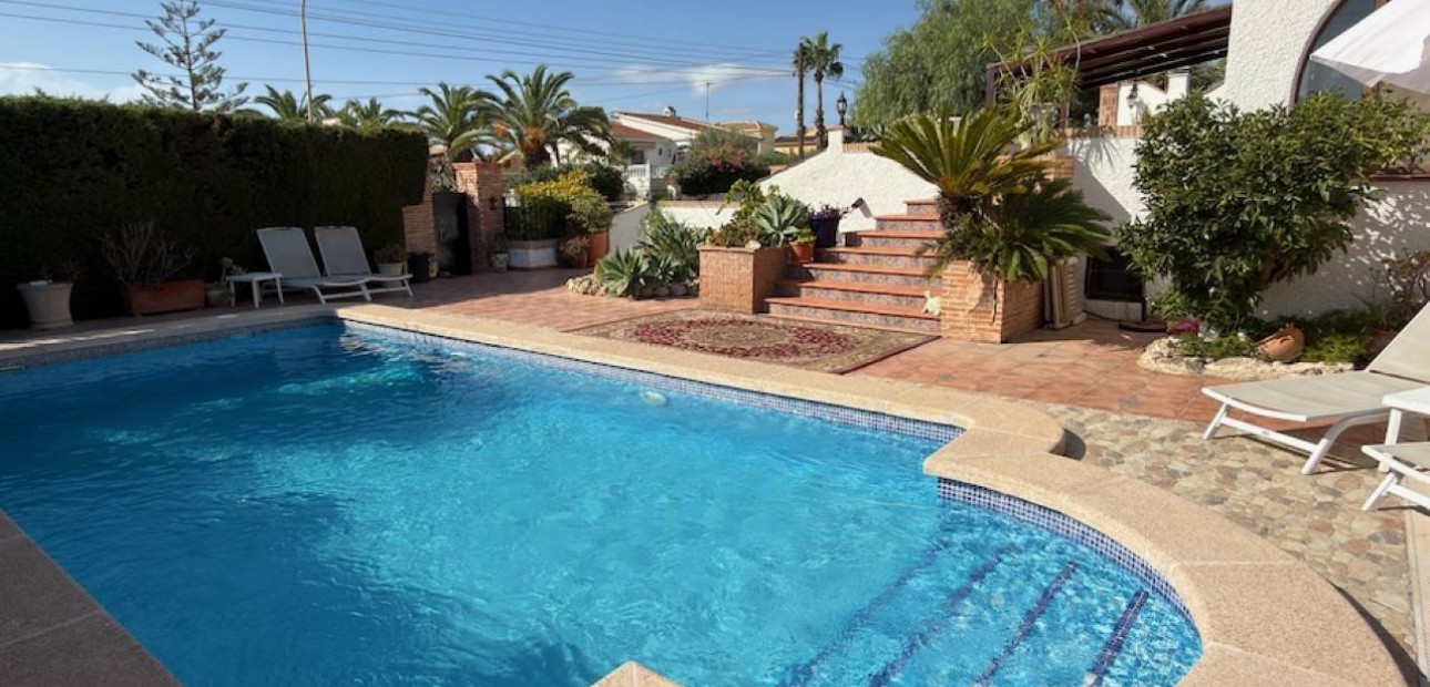 Herverkoop - Villa -
Ciudad Quesada - Costa Blanca