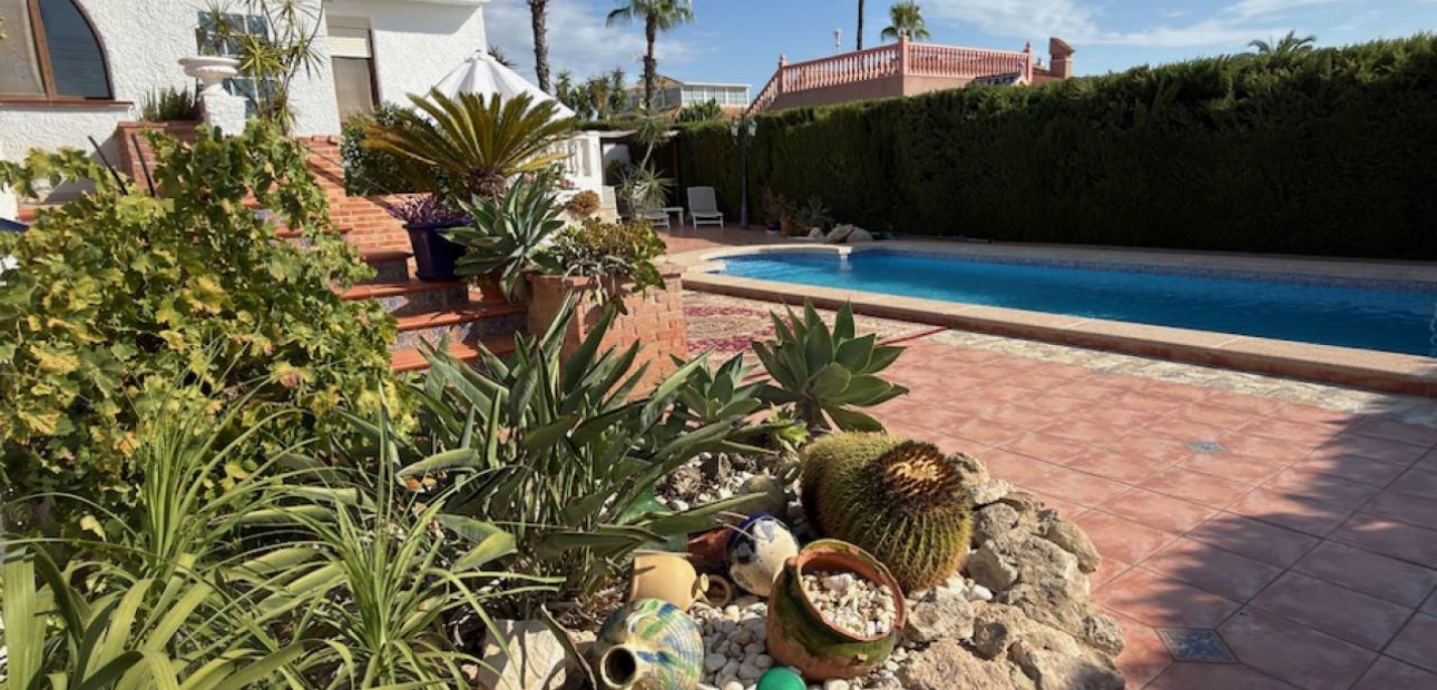 Herverkoop - Villa -
Ciudad Quesada - Costa Blanca