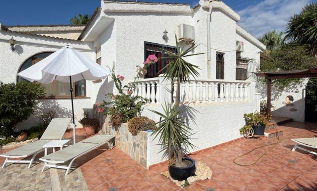 Herverkoop - Villa -
Ciudad Quesada - Costa Blanca