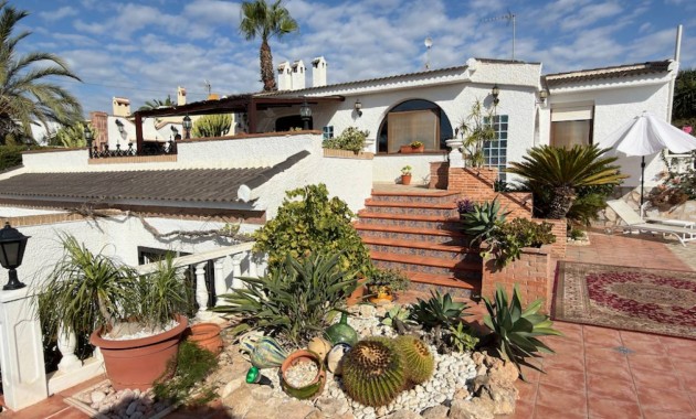 Herverkoop - Villa -
Ciudad Quesada - Costa Blanca