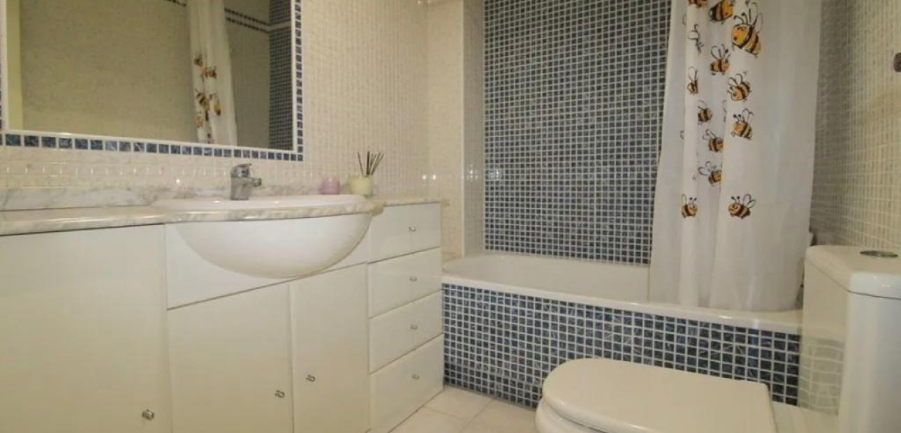Herverkoop - Appartement / flat -
Torrevieja - torrevieja