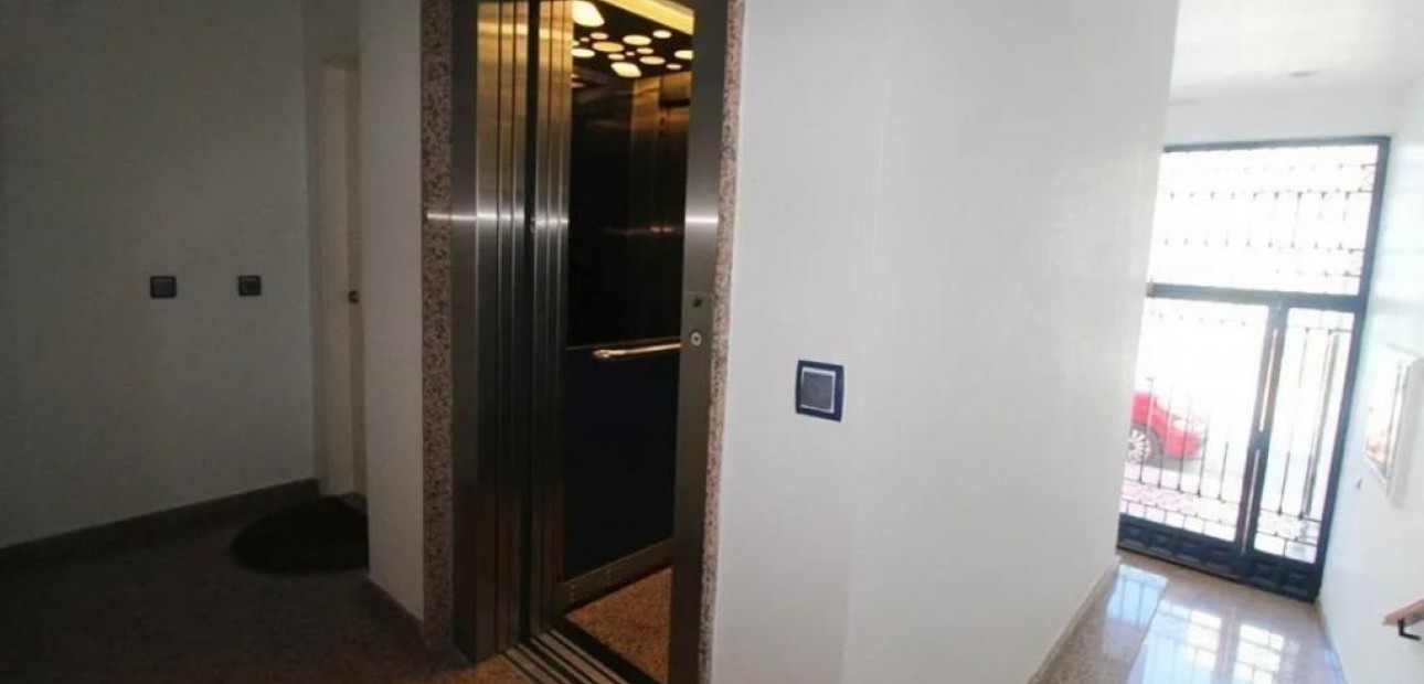 Herverkoop - Appartement / flat -
Torrevieja - torrevieja