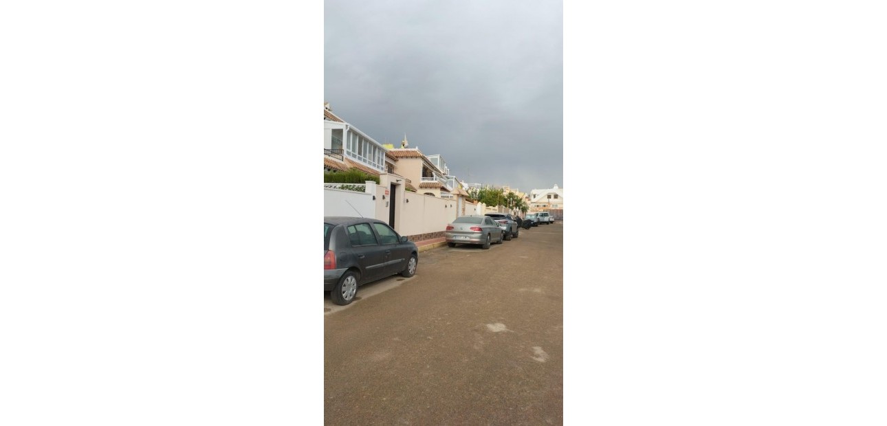 Herverkoop - Bungalow -
Torrevieja - Torreblanca