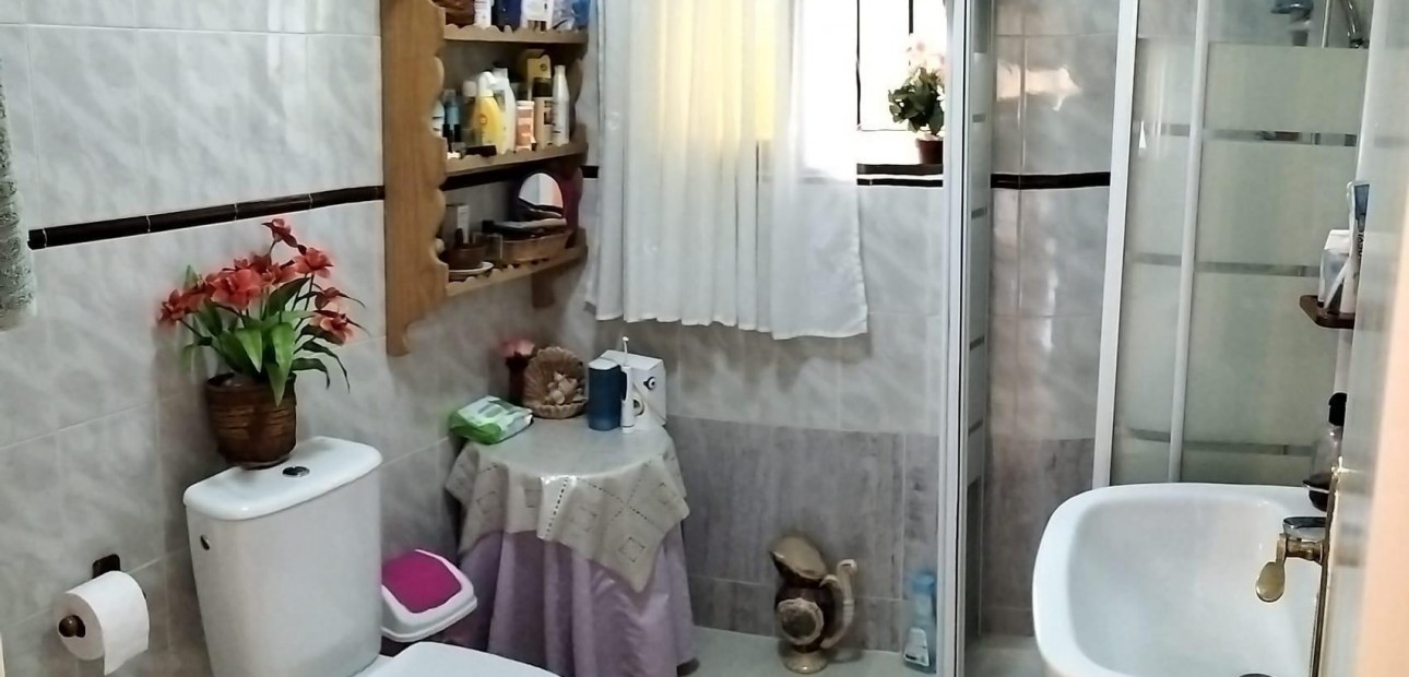 Herverkoop - Bungalow -
Torrevieja - Torreblanca