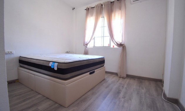 Herverkoop - Detached Villa -
Orihuela Costa - Playa Flamenca