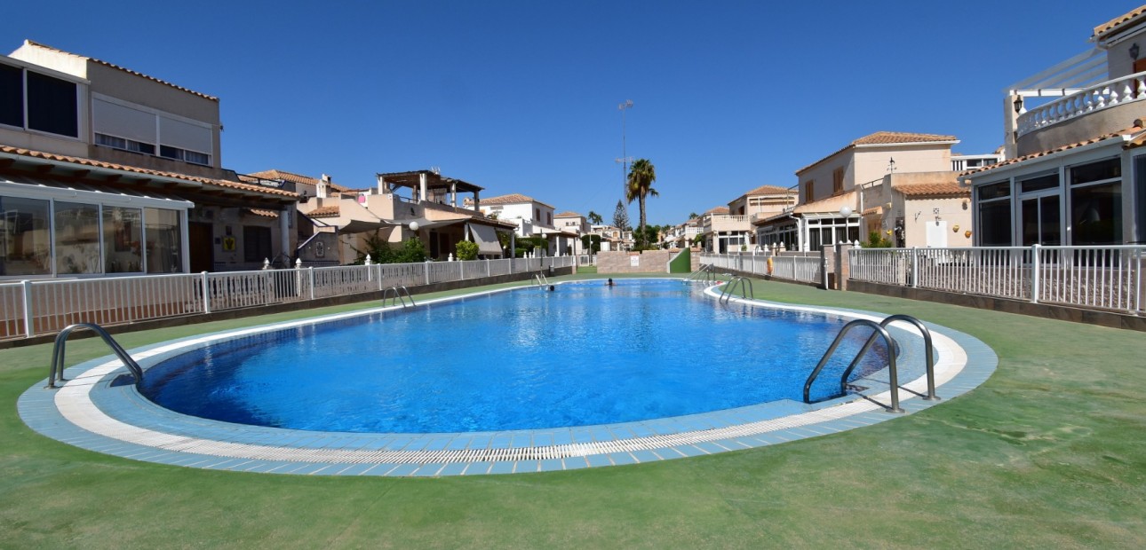 Herverkoop - Quad Villa -
Orihuela Costa - Playa Flamenca