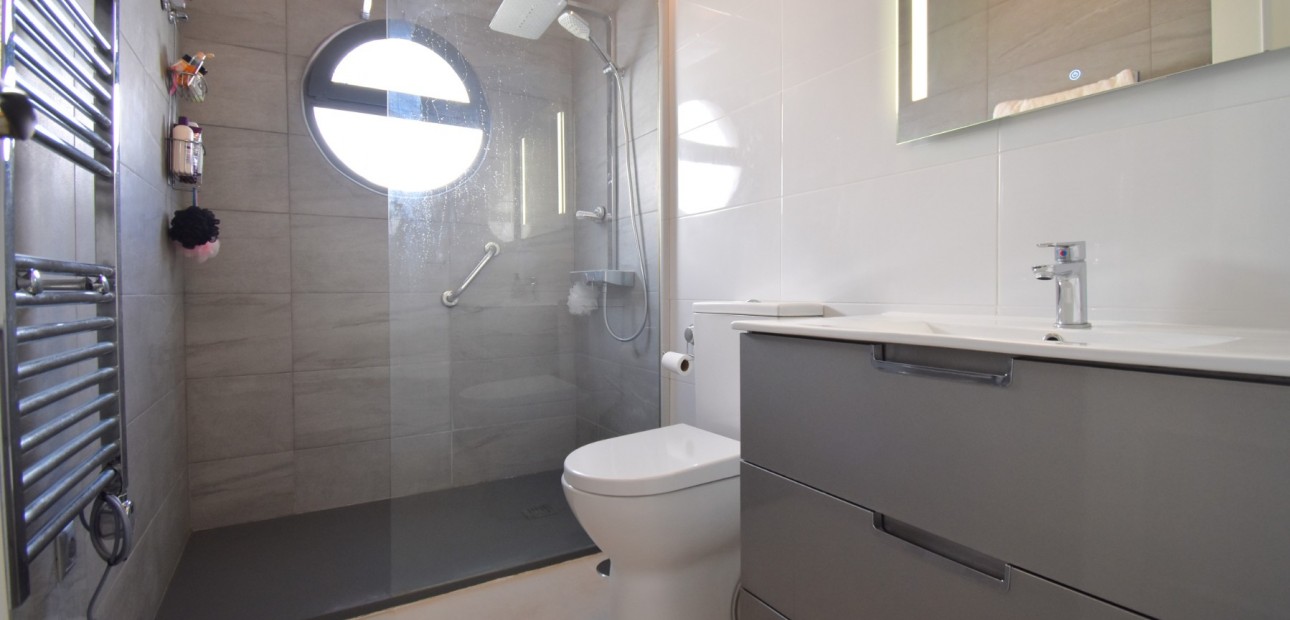 Herverkoop - Quad Villa -
Orihuela Costa - Playa Flamenca