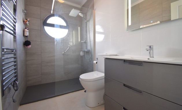Herverkoop - Quad Villa -
Orihuela Costa - Playa Flamenca