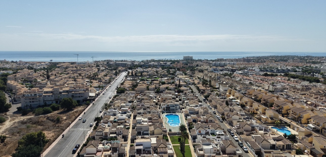 Herverkoop - Quad Villa -
Orihuela Costa - Playa Flamenca