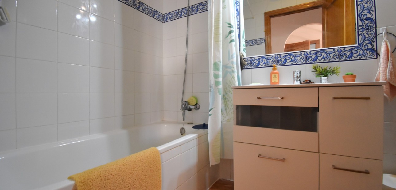 Herverkoop - Semi Detached Villa -
Orihuela Costa - La Zenia