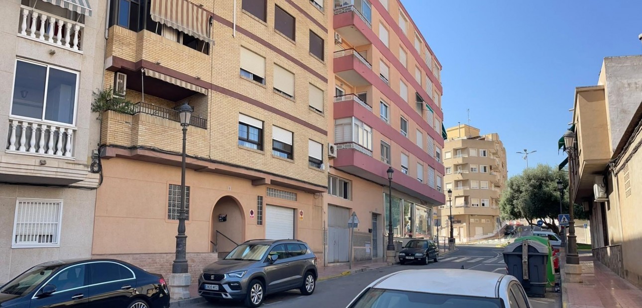 Sale - Apartment / flat -
Torrevieja - Acequion