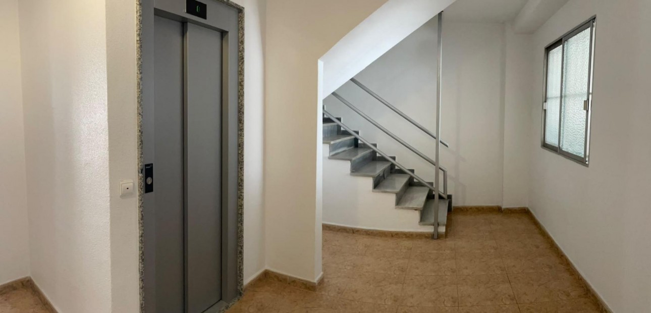 Sale - Apartment / flat -
Torrevieja - Acequion