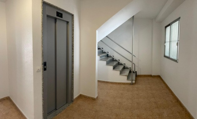 Sale - Apartment / flat -
Torrevieja - Acequion