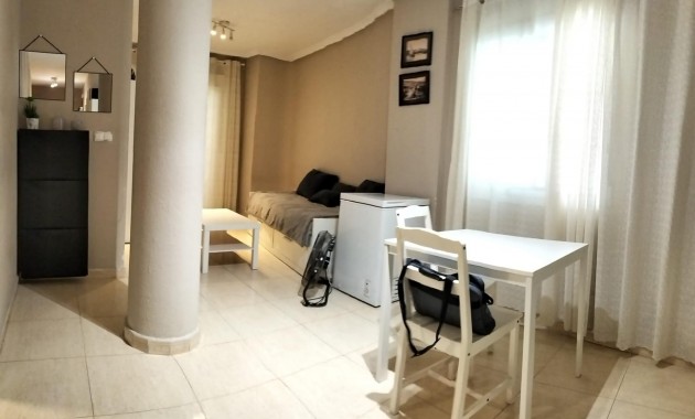 Sale - Apartment / flat -
Torrevieja - Centro