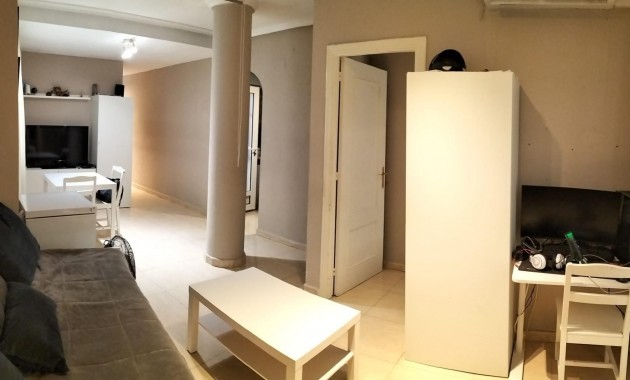 Sale - Apartment / flat -
Torrevieja - Centro