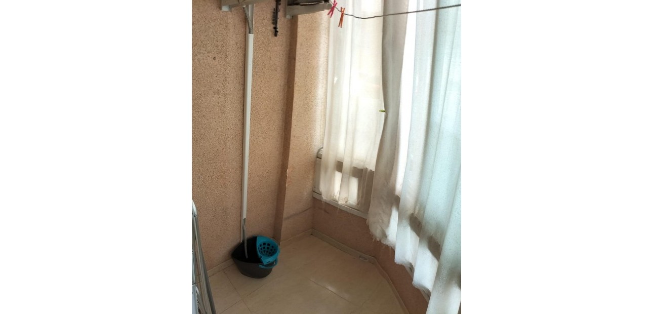 Sale - Apartment / flat -
Torrevieja - Centro