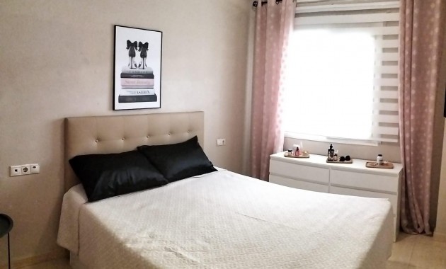 Sale - Apartment / flat -
Torrevieja - Centro