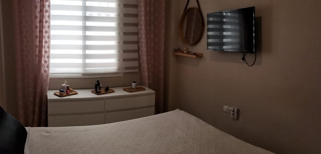 Sale - Apartment / flat -
Torrevieja - Centro