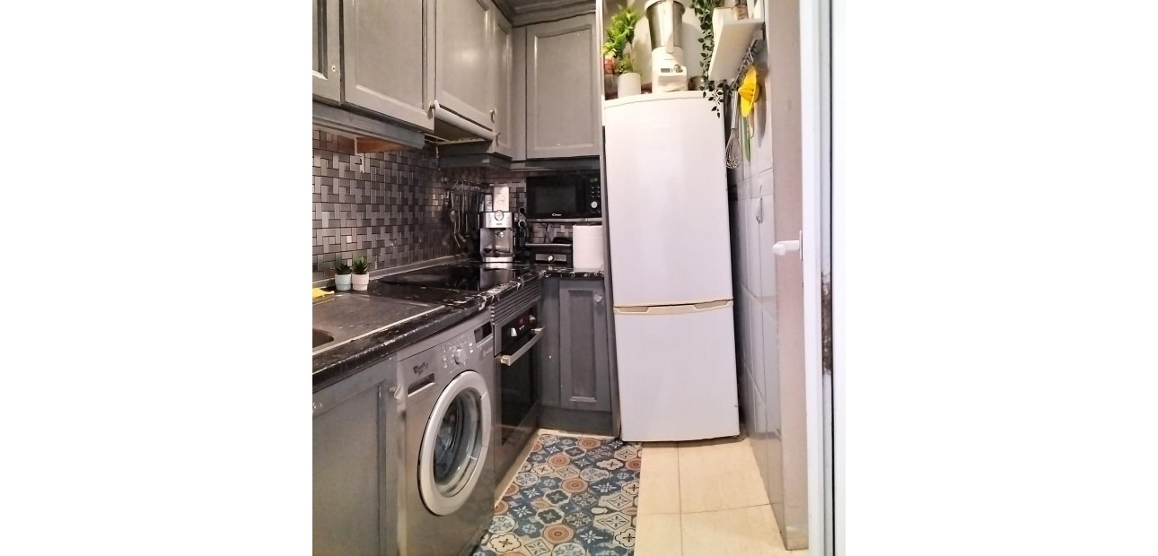 Sale - Apartment / flat -
Torrevieja - Centro