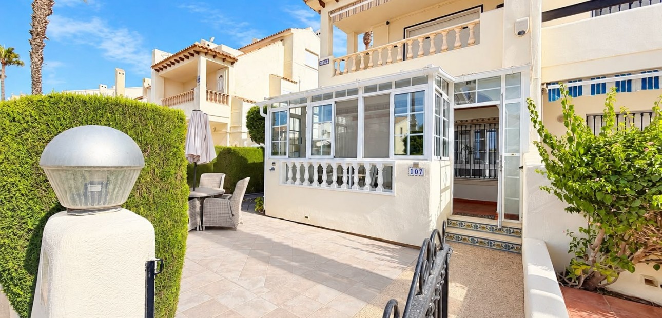 Sale - Apartment / flat -
Orihuela Costa - Las Ramblas