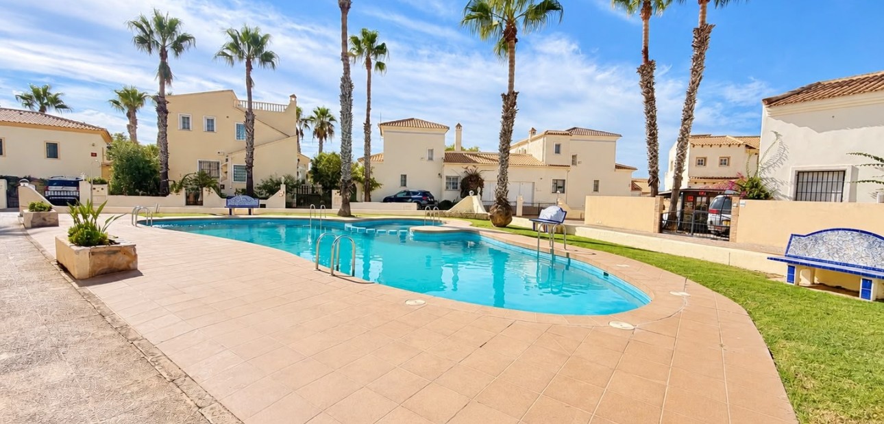 Sale - Apartment / flat -
Orihuela Costa - Las Ramblas