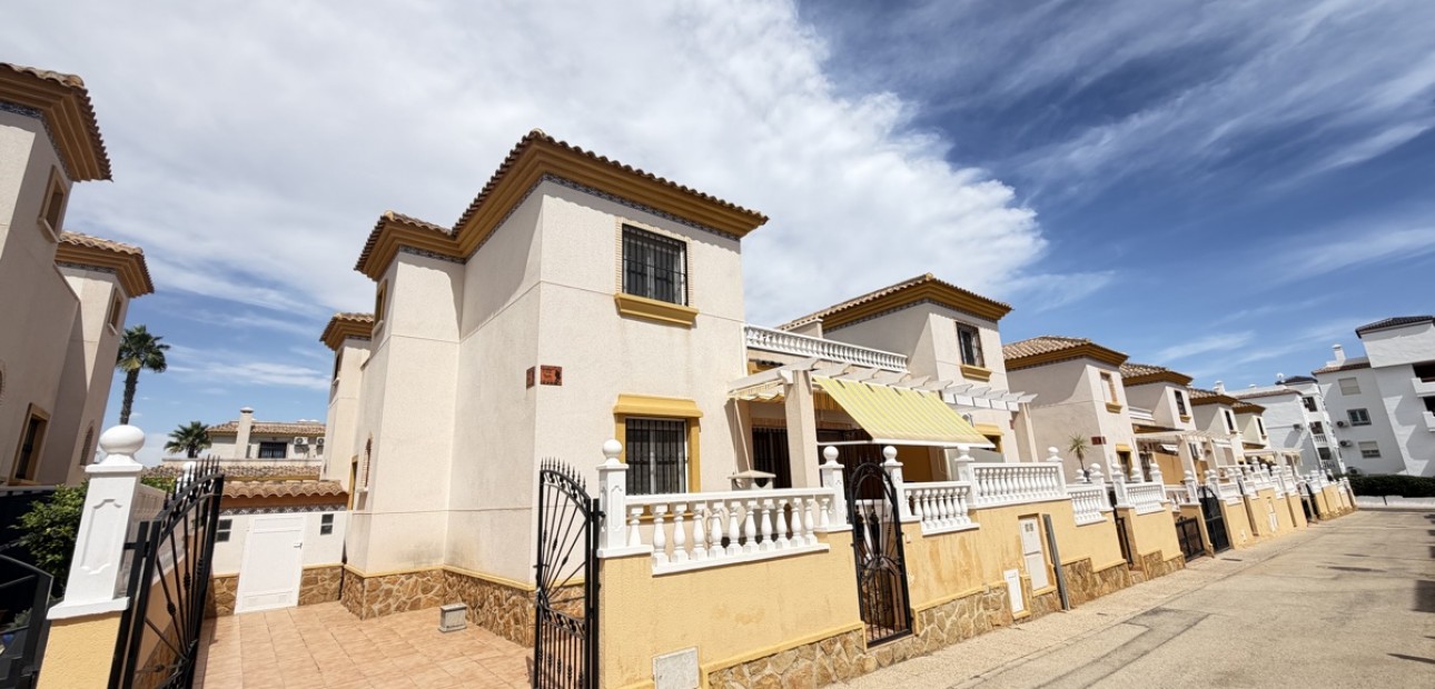 Sale - Quad Villa -
Orihuela Costa - Villamartin