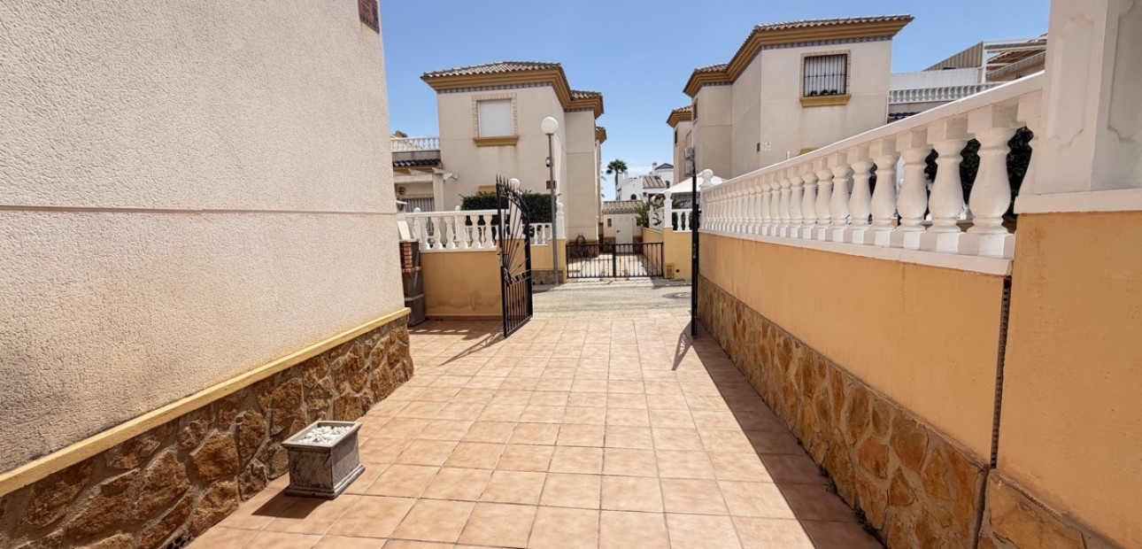 Sale - Quad Villa -
Orihuela Costa - Villamartin