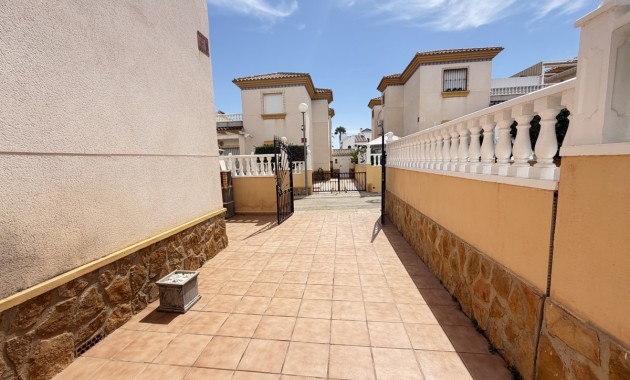 Sale - Quad Villa -
Orihuela Costa - Villamartin