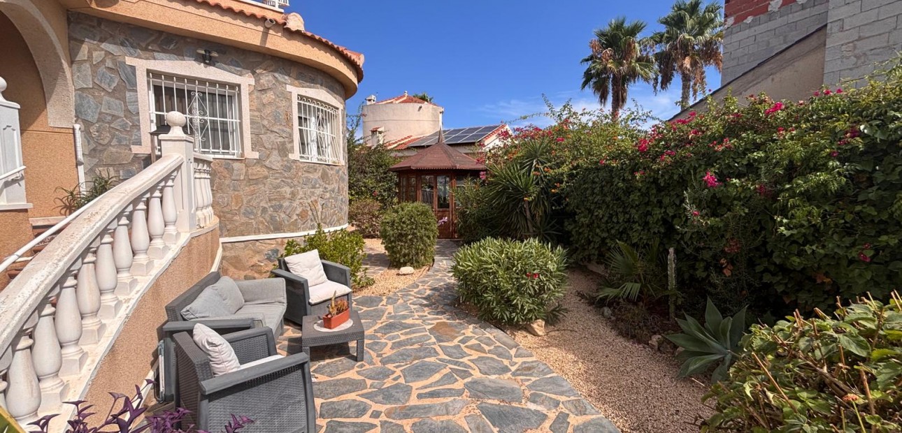 Sale - Detached Villa -
Ciudad Quesada - Lo Pepin