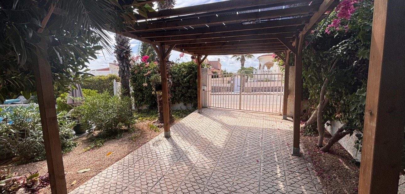 Sale - Detached Villa -
Ciudad Quesada - Lo Pepin