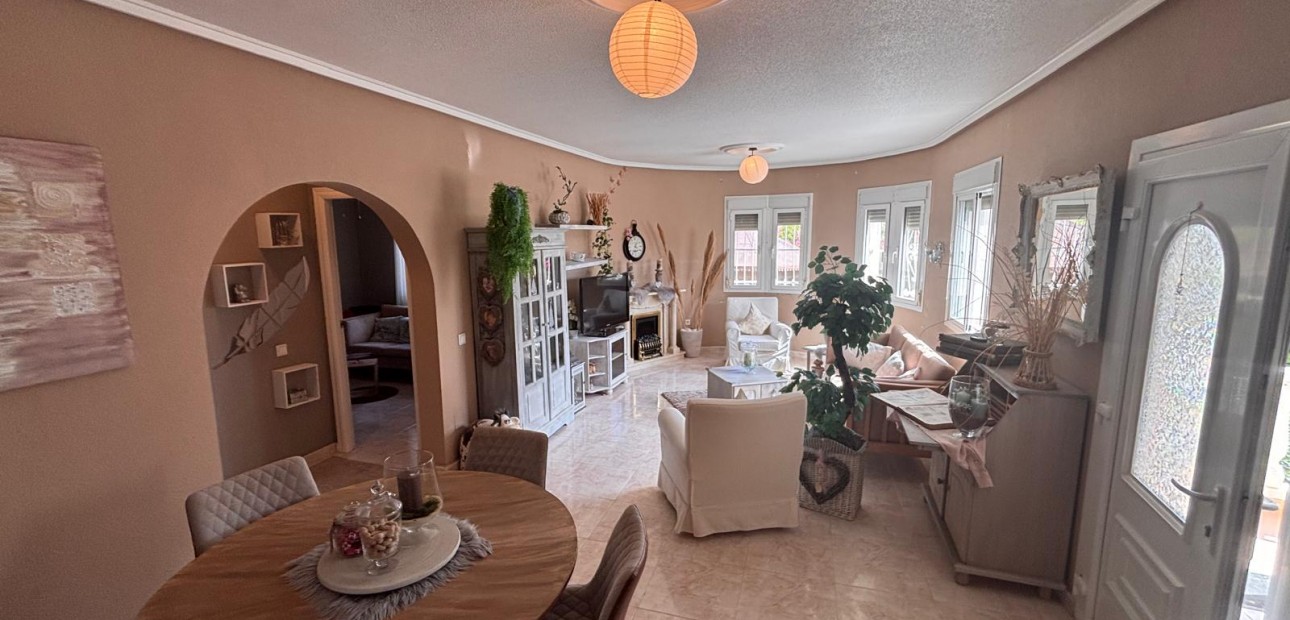 Sale - Detached Villa -
Ciudad Quesada - Lo Pepin