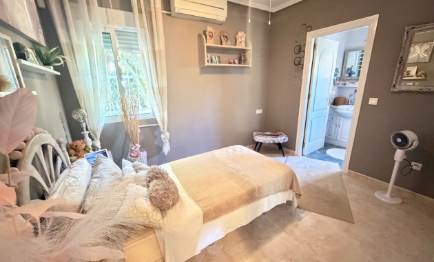 Sale - Villa -
Rojales - Lo Pepin