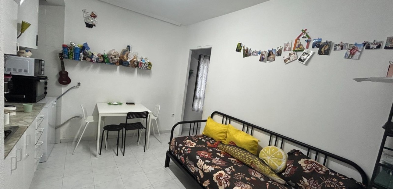 Sale - Studio -
Torrevieja - La Mata pueblo