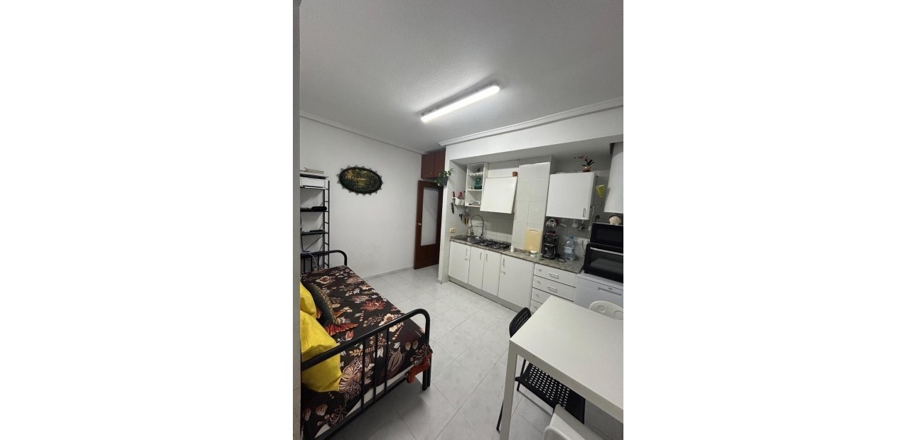Sale - Studio -
Torrevieja - La Mata pueblo