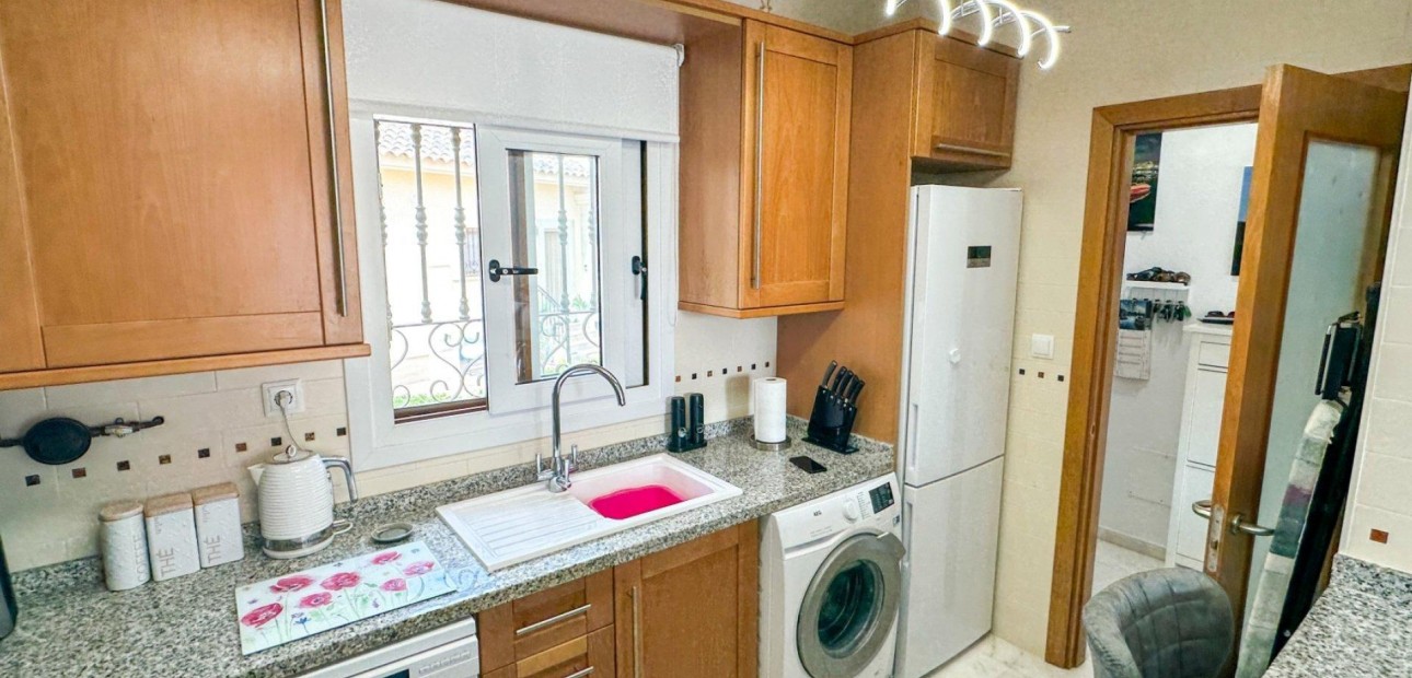 Sale - Terraced house -
Algorfa - Comunidad valenciana