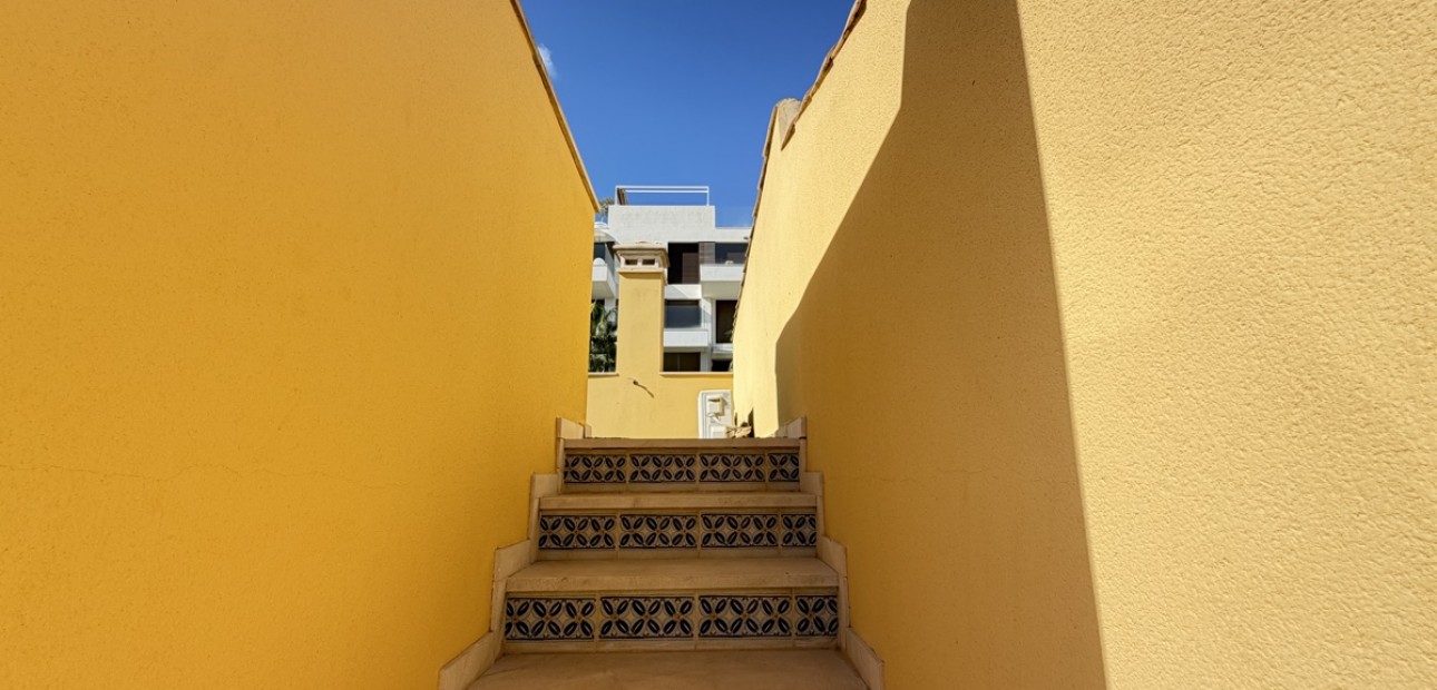 Sale - Apartment / flat -
Orihuela Costa - Las Ramblas