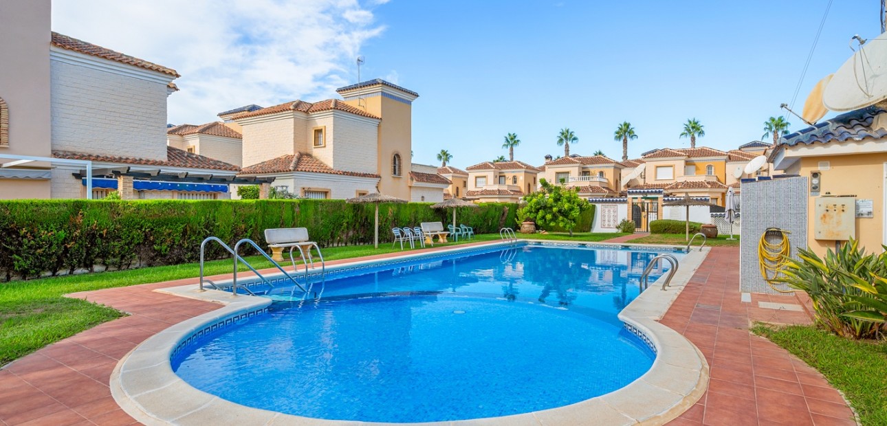 Sale - Detached Villa -
Guardamar del Segura - El Raso