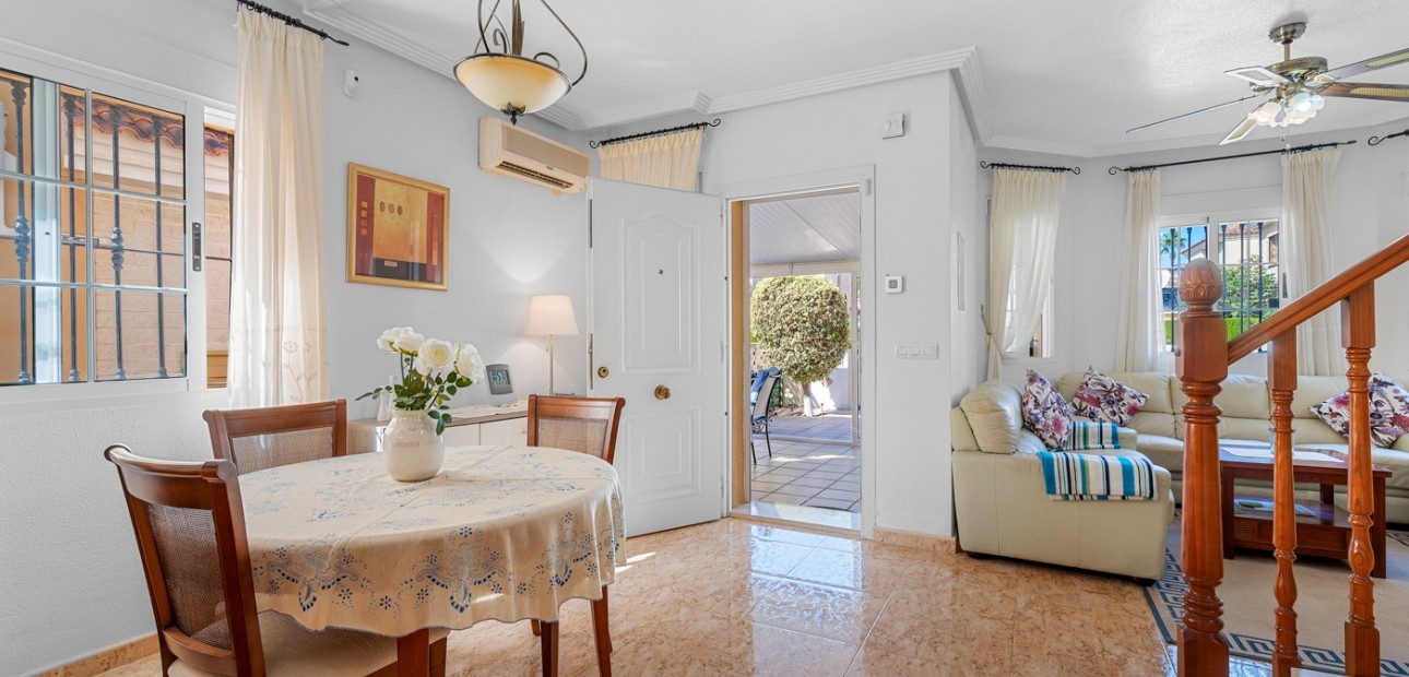 Sale - Detached Villa -
Guardamar del Segura - El Raso