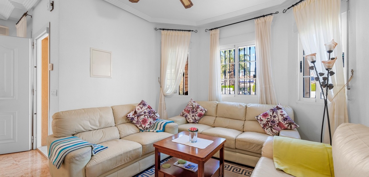 Sale - Detached Villa -
Guardamar del Segura - El Raso