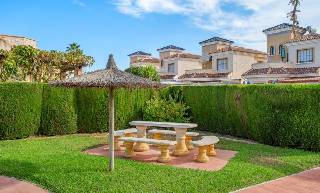 Sale - Detached Villa -
Guardamar del Segura - El Raso