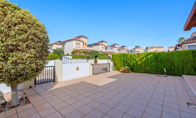 Sale - Detached Villa -
Guardamar del Segura - El Raso