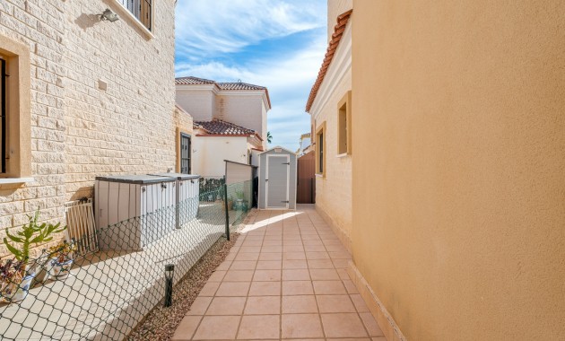 Sale - Detached Villa -
Guardamar del Segura - El Raso
