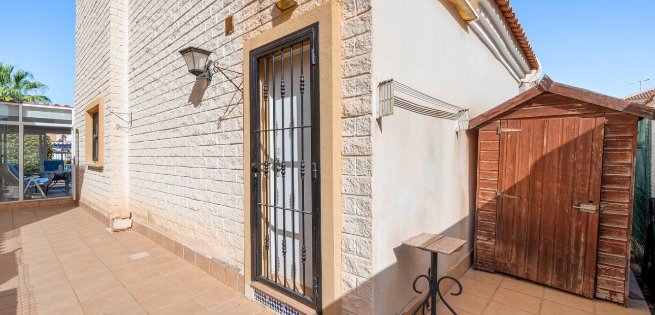 Sale - Detached Villa -
Guardamar del Segura - El Raso