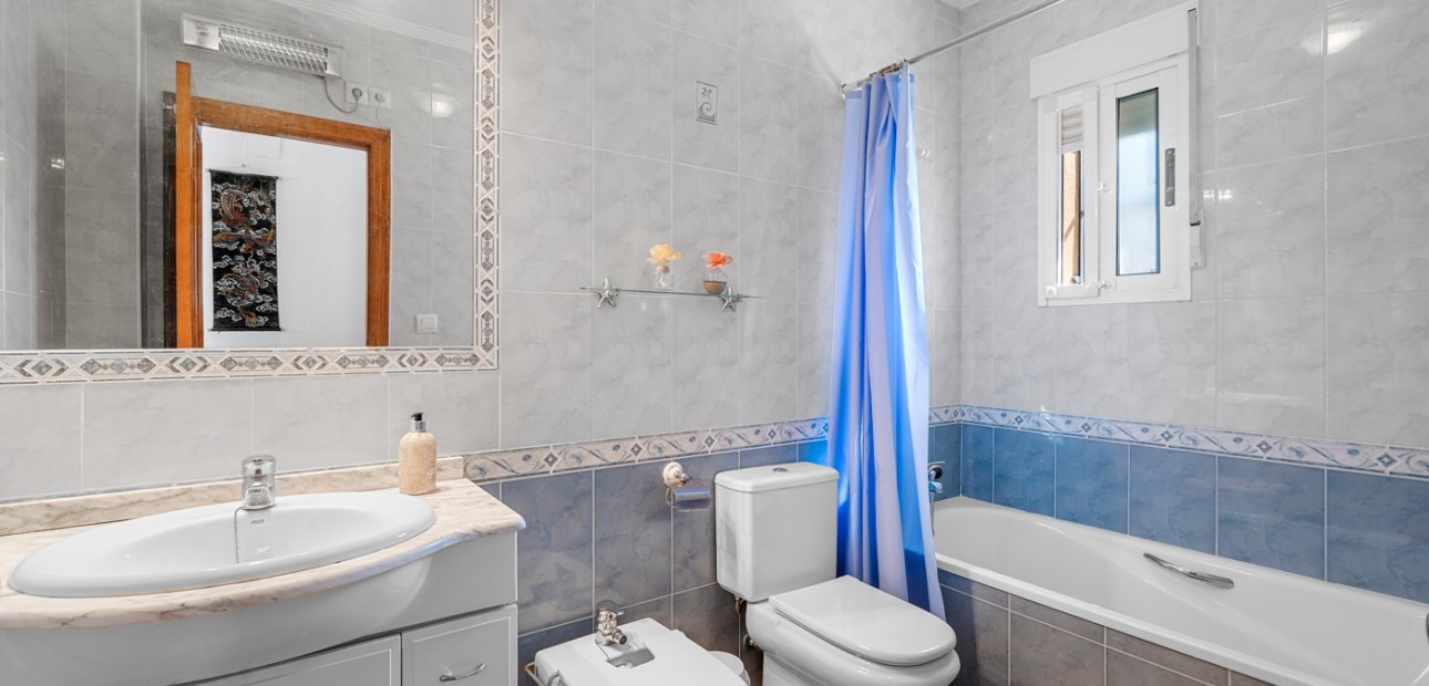 Sale - Detached Villa -
Guardamar del Segura - El Raso