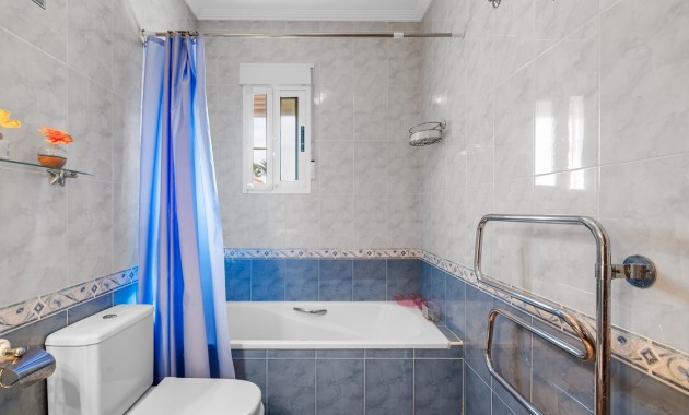 Sale - Detached Villa -
Guardamar del Segura - El Raso