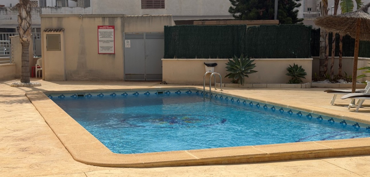 Venta - Apartamento / piso -
Jacarilla