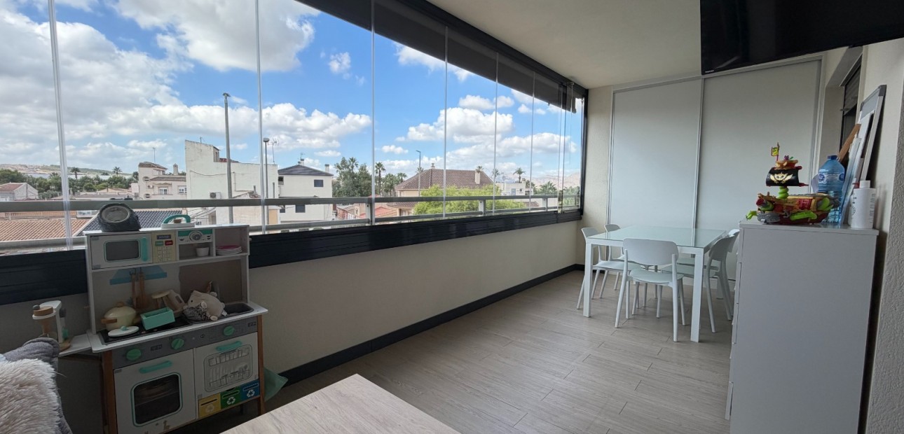 Venta - Apartamento / piso -
Jacarilla