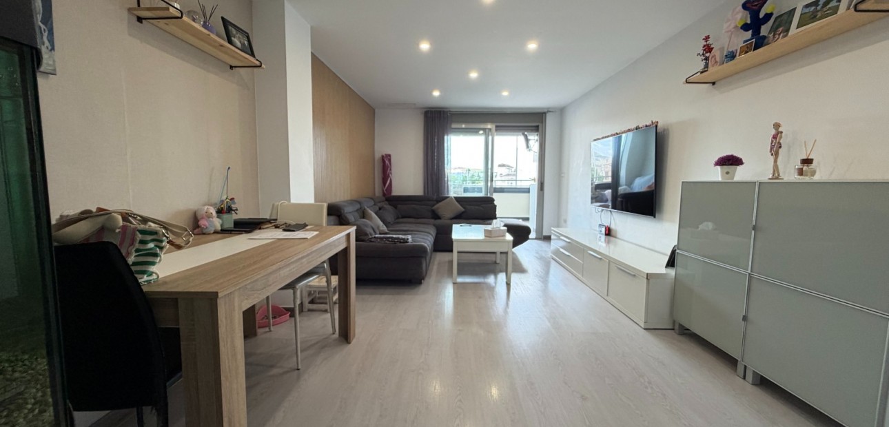 Venta - Apartamento / piso -
Jacarilla